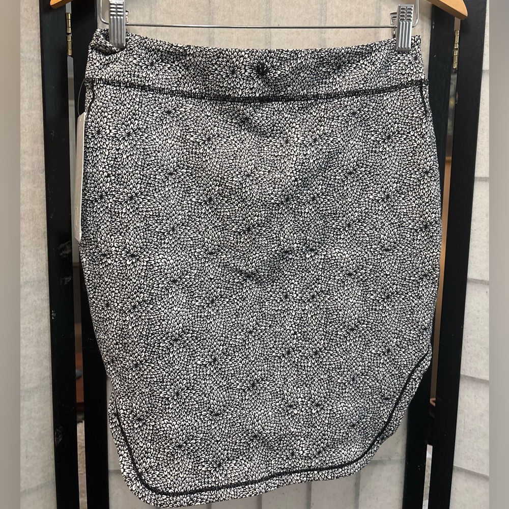 LULULEMON City Skirt in Plush Petal Deep Coal Ghost - Picture 4 of 9
